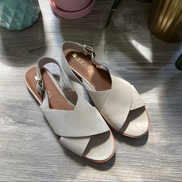 Urban Outfitters Shoes - SALE! ✨ Off-white suede-like sandals